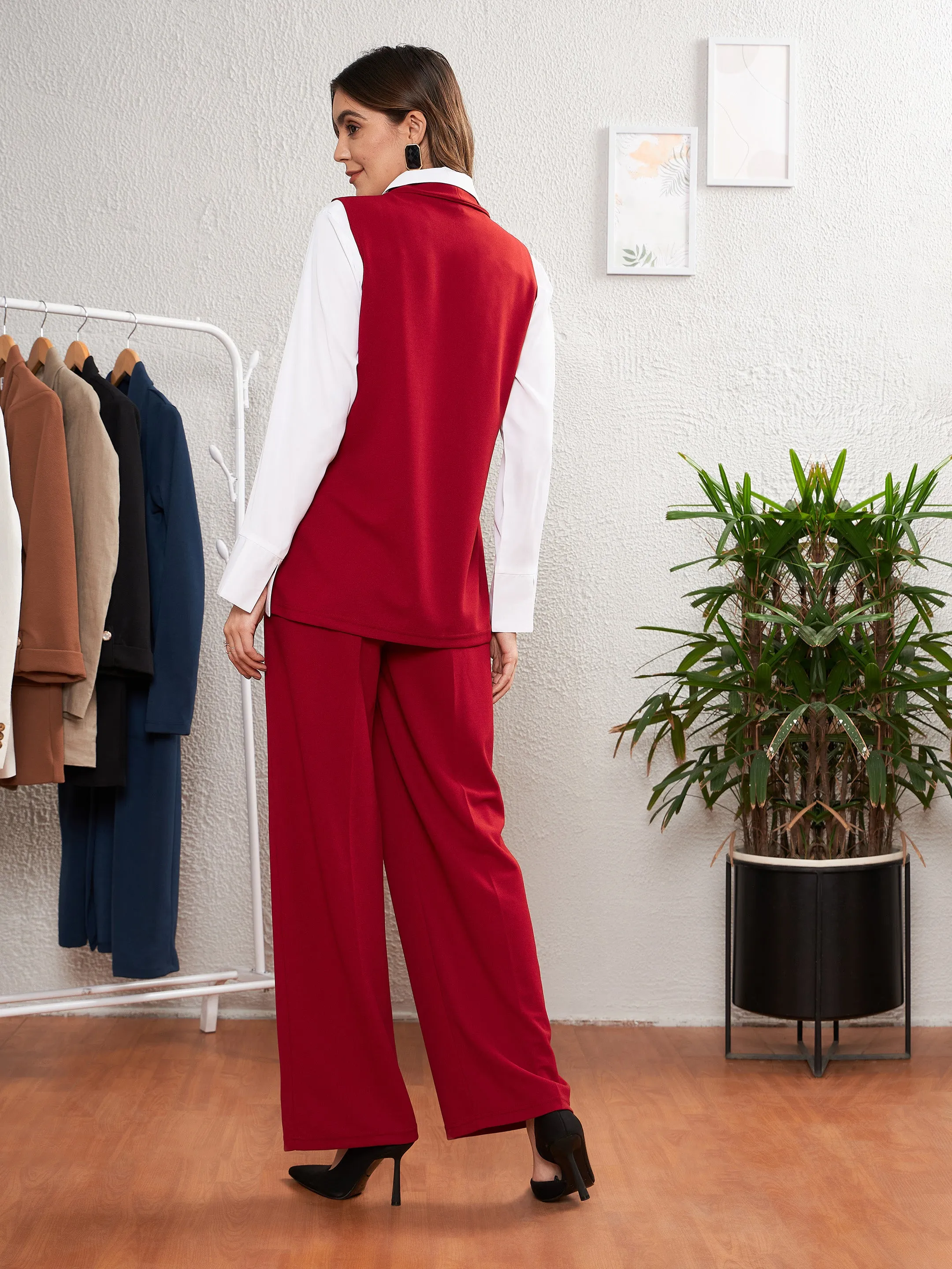 Women Red Sleeveless Blazer With Straight Pants